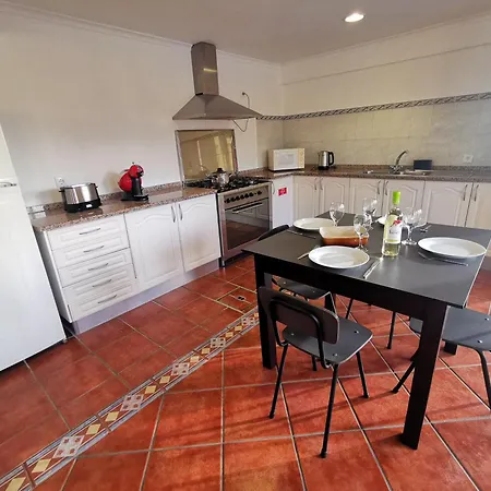 Casa Dos Avos With Pool In Funchal (Madeira)